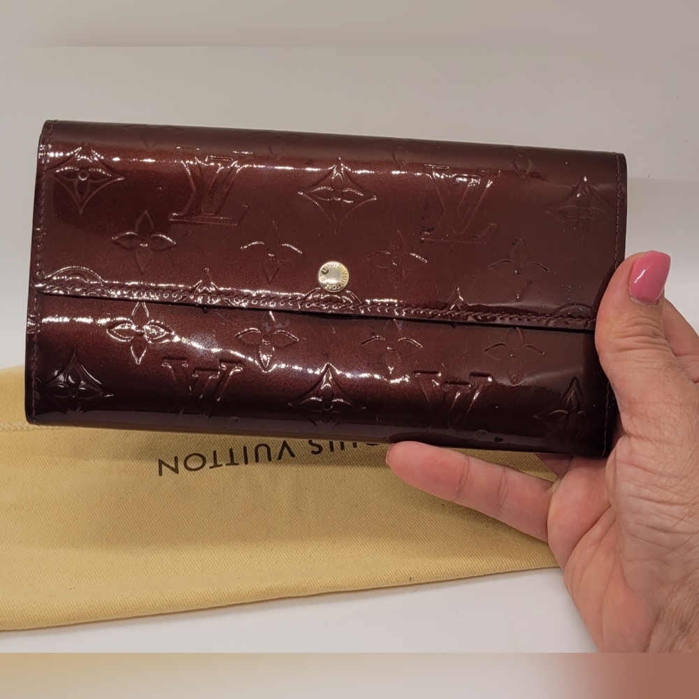 LOUIS VUITTON Monogram Vernis Sarah Wallet Amaranto Color C/c Slots Coins Pocket
